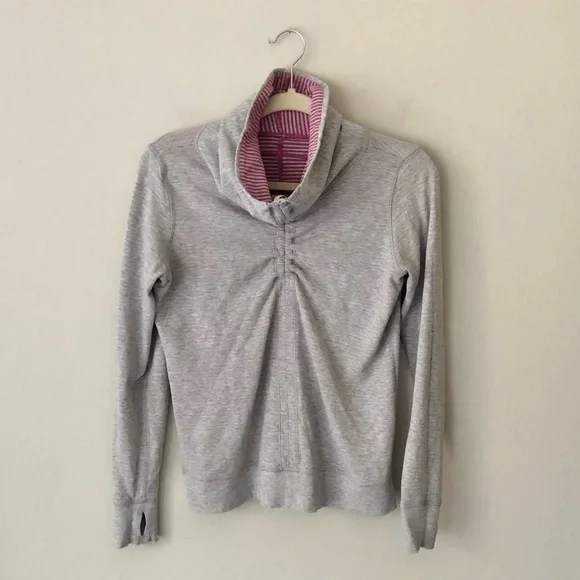 Lululemon In a Cinch Longsleeve Tee Pullover Heathered Grey Pink Striped… - Picture 5 of 15